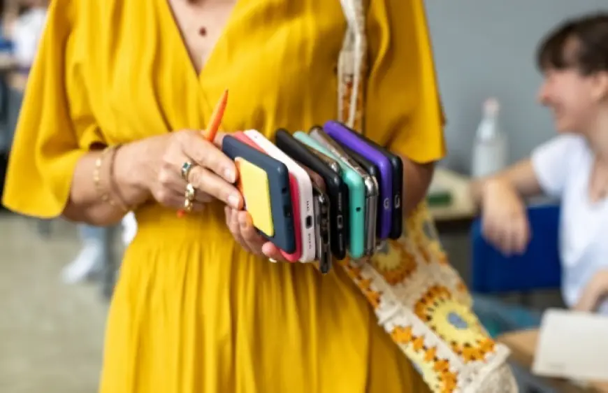 Смартфони на уроках — лише за потреби: у Раді взялися за нові правила для шкіл