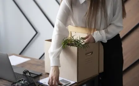 Воєнний стан не може бути підставою для прогулу: роботодавцям перепишуть правила звільнення працівників