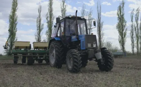 Кабмін дозволив водіям без стажу працювати на тракторах і комбайнах