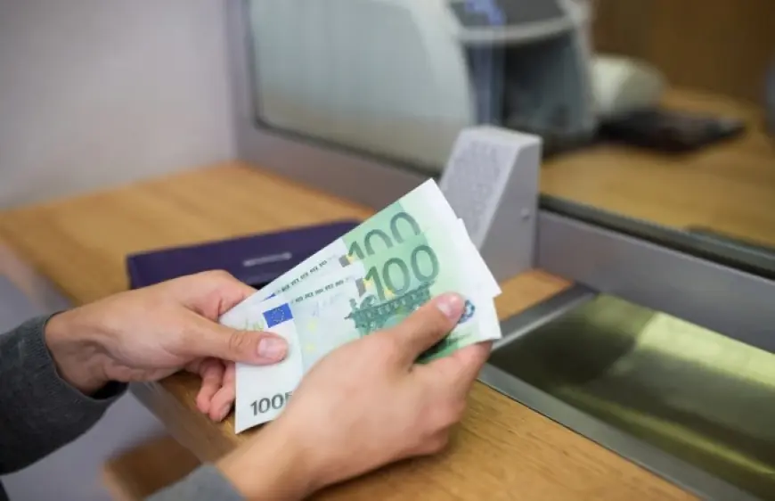 Українцям дозволили накопичувати валюту на рахунках для оплати лікування за кордоном