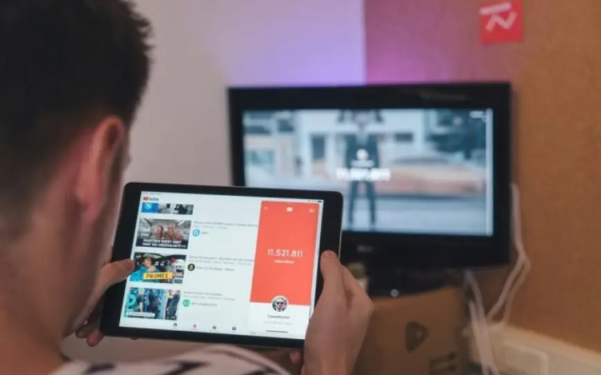 "Дивлюся фільм і паралельно скролю TikTok": що відбувається з нашою увагою і чи можна це змінити