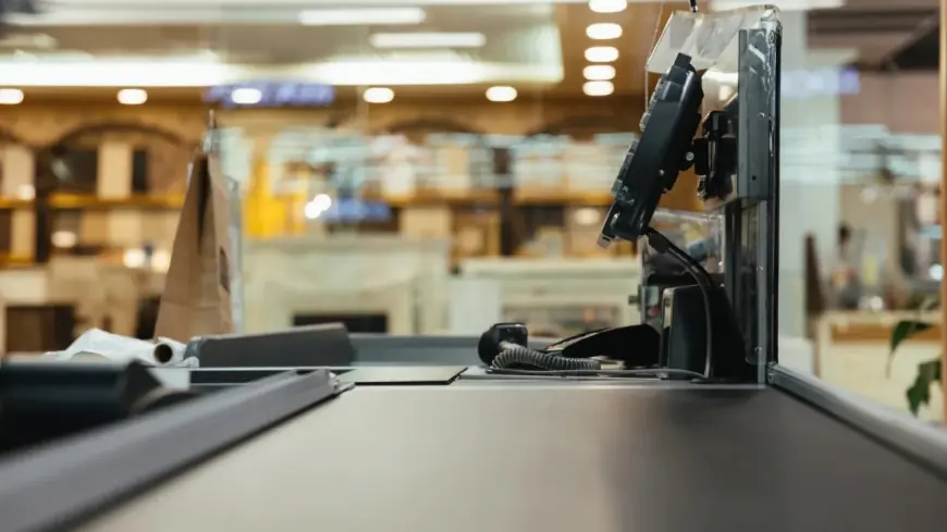 Так магазини "накручують" суму на касі: на що варто звернути увагу у чеку