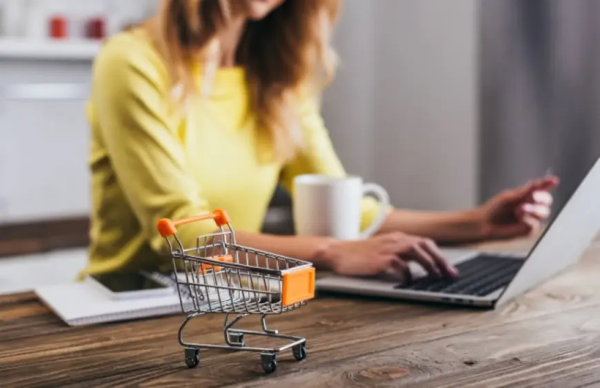 Бізнес переходить в онлайн: найбільше ФОПів відкривають у сфері торгівлі