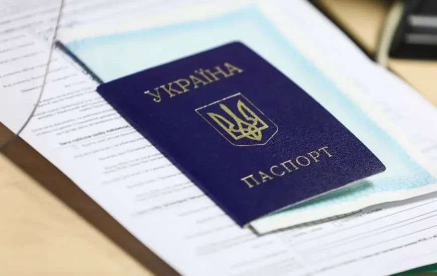 Коли заміна паспорта-книжечки на ID-картку є обов’язковою і скільки це коштує: головні правила