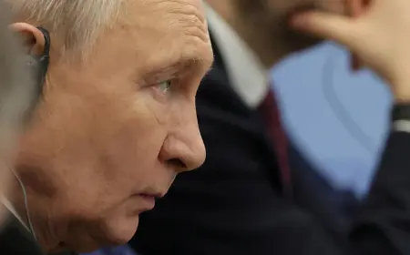 "Вони мене повісять". путін вважає, що закінчення війни без повного захоплення Донбасу загрожує його життю — The Economist