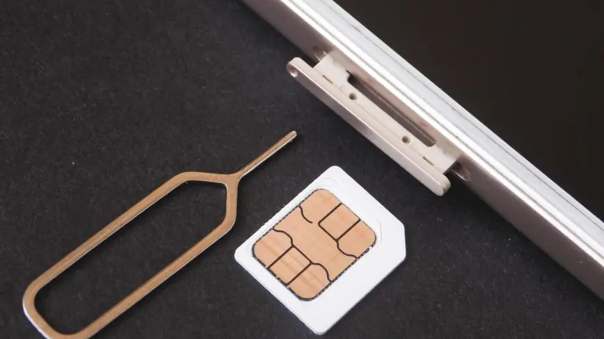 Продаж SIM-карт за паспортами: хто після змін не зможе користуватися мобільним зв’язком
