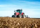 Водіям вантажівок і автобусів дозволять керувати сільгосптехнікою без посвідчення тракториста