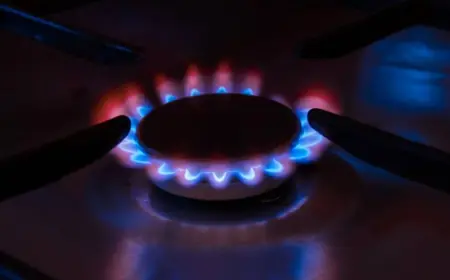 В Україні почався новий газовий рік: рахунки за газ стануть іншими на вигляд та як тепер рахуватимуть плату за розподіл газу