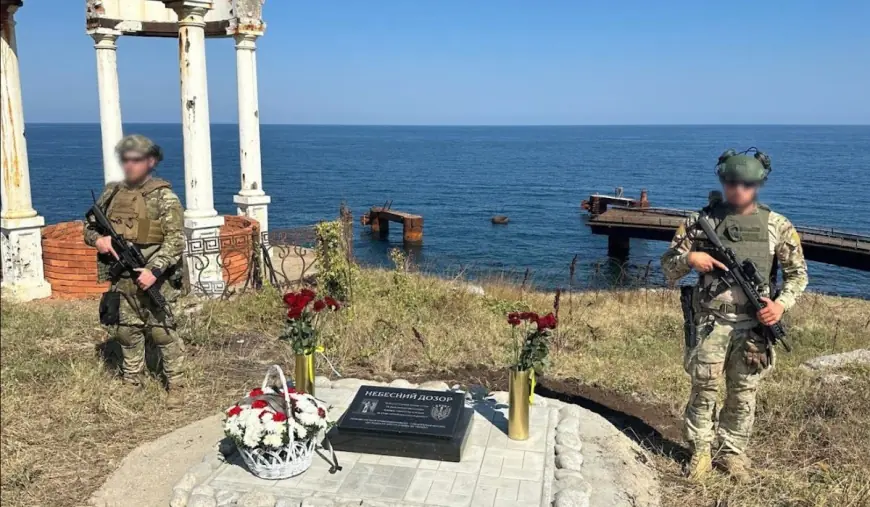 На острові Зміїний відкрили меморіальний знак "НЕБЕСНИЙ ДОЗОР"